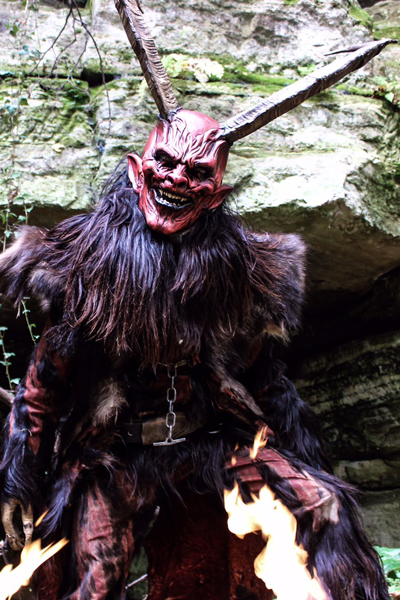 Perchtenlauf vor dem Kurhaus Bad Gleichenberg