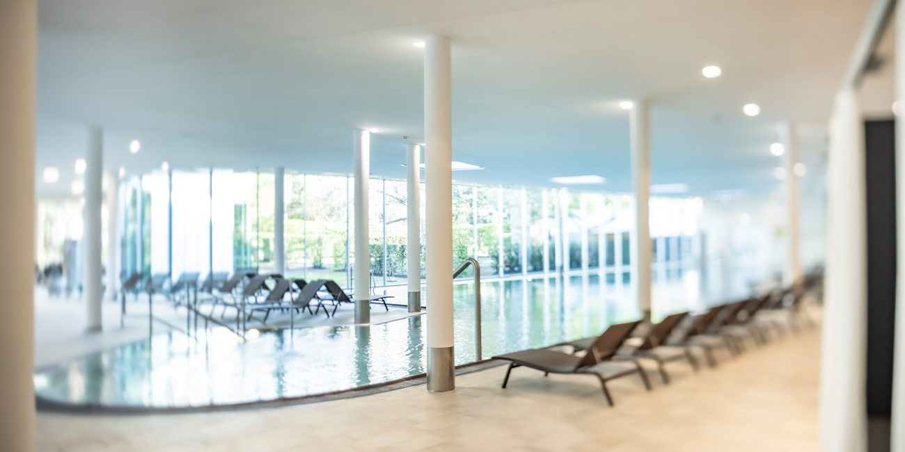 Entspannung pur in lichtdurchfluteten Ruhebereichen. Tanken Sie neue Energie in der Therme der Ruhe Bad Gleichenberg und erleben Sie erholsame Wohlfühltage.